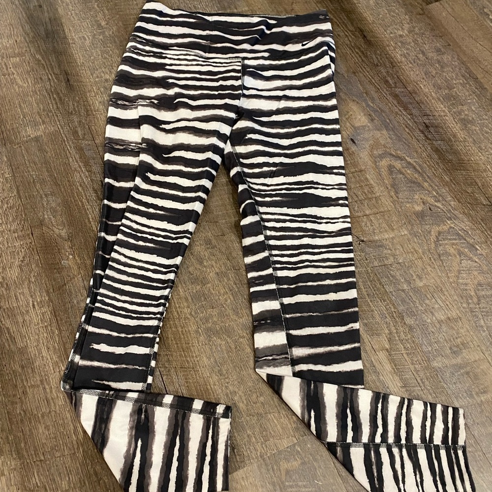 Nike women’s leggings good condition